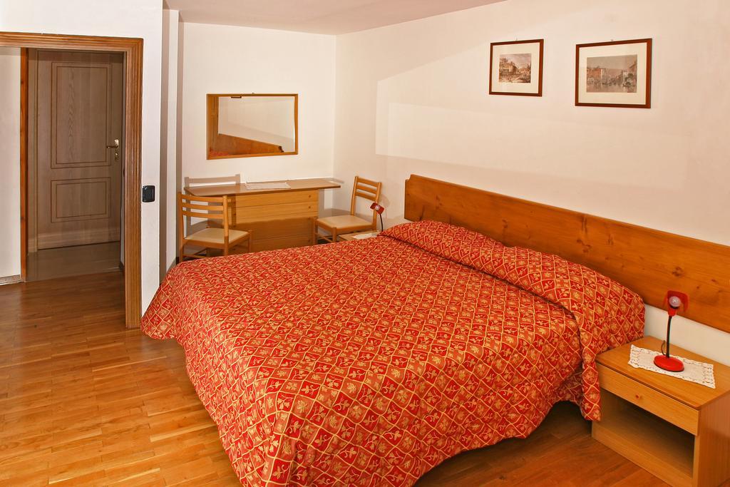 Oulx Hotel Biancaneve חדר תמונה